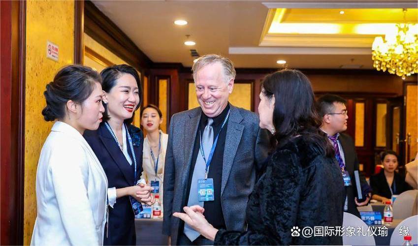 企业的成功不仅仅依赖于产品或服务的质量,更在于员工的职业素养和