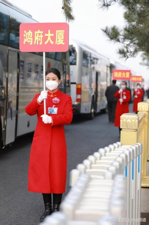 河北科技学院30名志愿者圆满完成全国"两会"礼仪服务工作